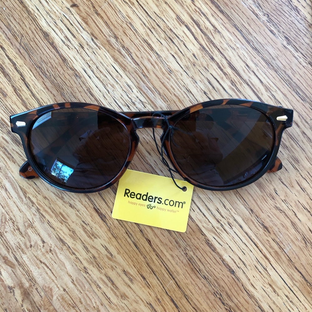 Readers.com 1.25 sunglasses New. Never worn.